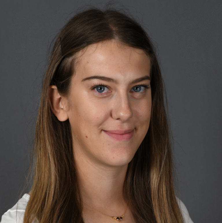 Eleanor Tullett Headshot